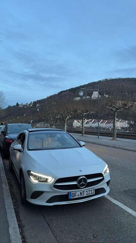 Gebraucht 2020 Mercedes CLA180 Shooting Brake Progressive Kombi | 30.999 € - Bild 1/4
