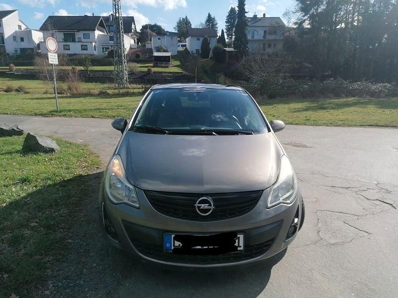 Gebraucht Opel Corsa Color Edition 87 PS (63 kW) 2012 Braun Kleinwagen