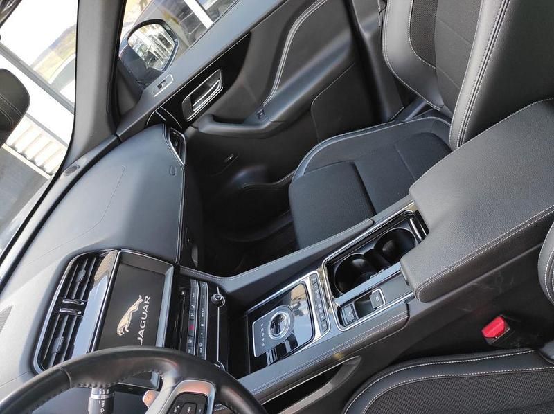 Gebraucht Jaguar F-Pace R-Sport 300 PS (220 kW) 2019 Grau SUV