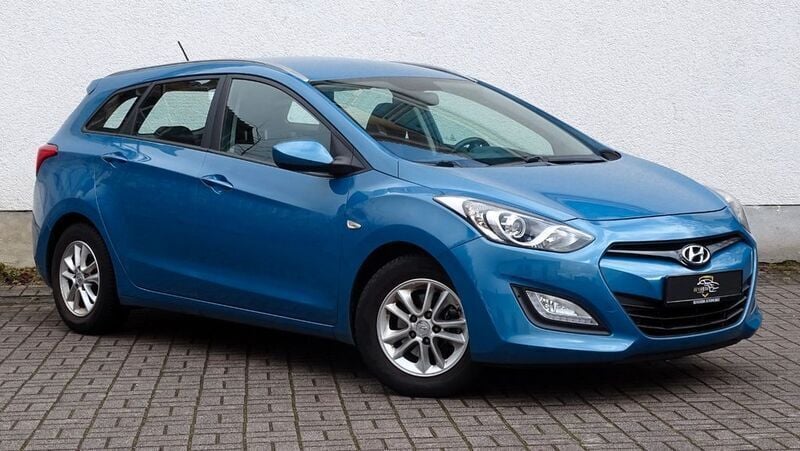 Blau Gebraucht 2014 Hyundai i30 Kombi | 8.990 € (Fairer Preis) - Bild 1/4