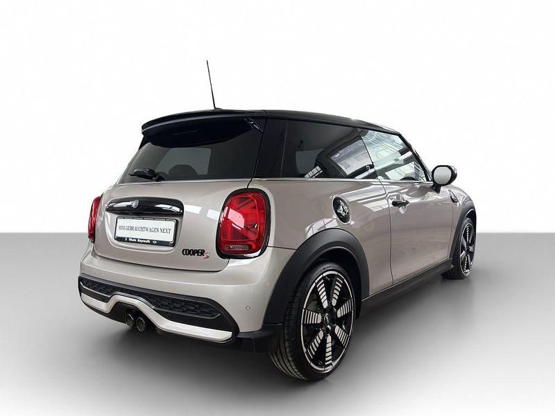 Gebraucht Mini Cooper S 178 PS (130 kW) 2023 Rooftop grey metallic Kleinwagen