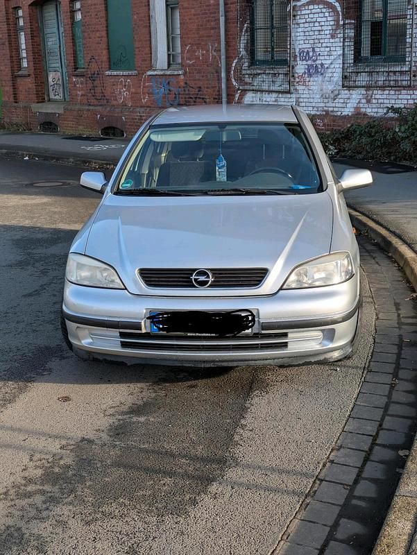 Gebraucht Opel Astra 65 PS (47 kW) 1998 Silber Limousine
