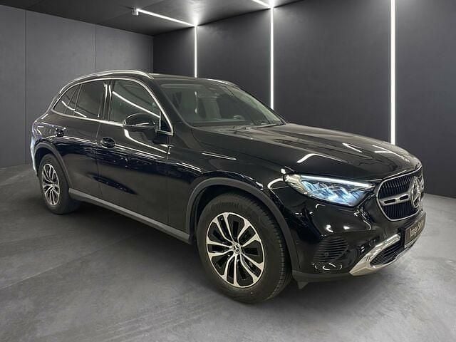 Gebraucht Mercedes GLC200 Avantgarde 204 PS (150 kW) 2023 Schwarz SUV