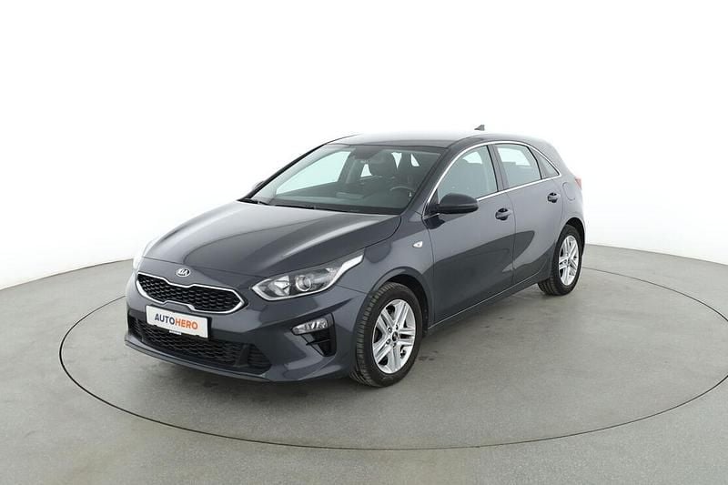 Grau Gebraucht 2020 Kia Ceed Vision Kleinwagen | 15.210 € (Guter Preis) - Bild 1/3