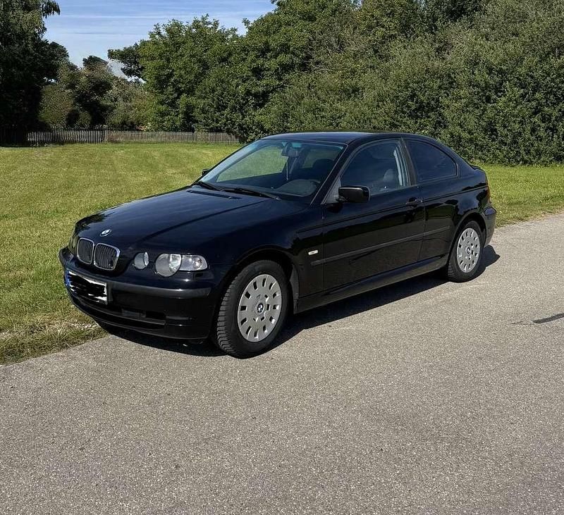 Schwarz Gebraucht 2004 BMW 316 Compact Kleinwagen | 2.150 € (Etwas zu teuer) - Bild 1/4