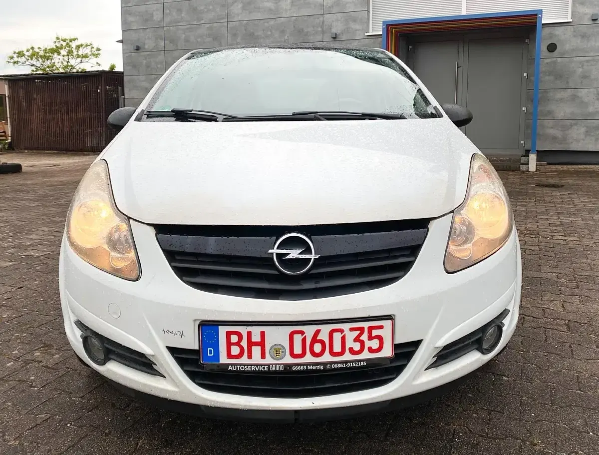 Używany Opel Corsa 81 KM (59 kW) 2010 Hatchback