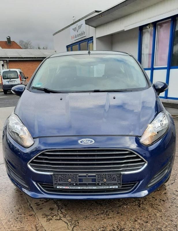 Gebraucht Ford Fiesta Trend 80 PS (58 kW) 2013 Blau Kleinwagen