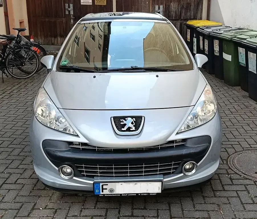 Gebraucht Peugeot 207 Sport 109 PS (80 kW) 2007 Silber Limousine