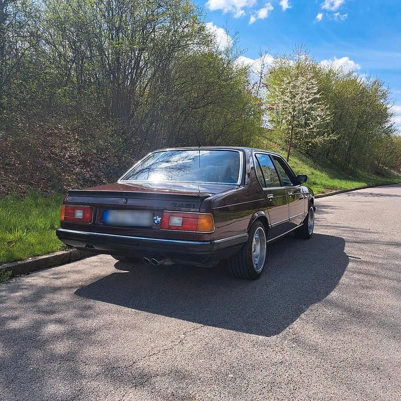 Second-hand BMW 745 252 CP (185 kW) 1984 Berlinǎ