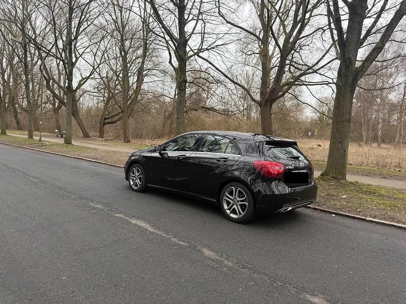 Gebraucht Mercedes A180 109 PS (80 kW) 2017 Schwarz Kleinwagen