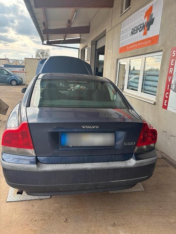 Gebraucht Volvo S60 140 PS (102 kW) 2001 Blau Limousine