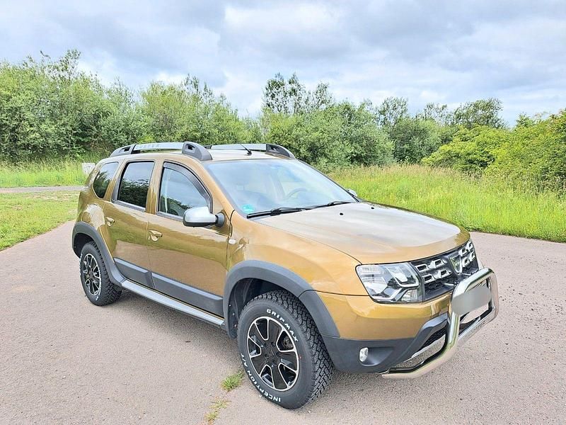 Gebraucht Dacia Duster Urban Explorer 125 PS (91 kW) 2016 Grün SUV