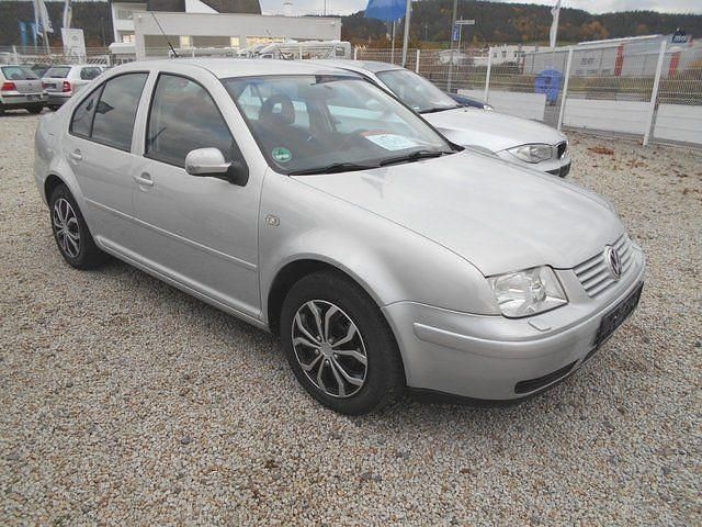 Gebraucht VW Bora Basis 101 PS (74 kW) 1999 Silber metallic Limousine