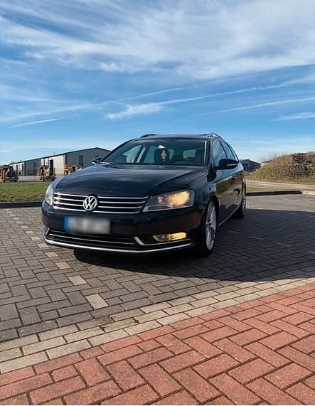 Gebraucht VW Passat 140 PS (102 kW) 2012 Schwarz Kombi