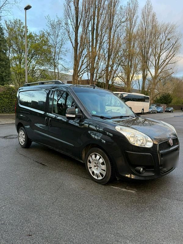 Gebraucht Fiat Doblò 135 PS (99 kW) 2012 Schwarz Van / Kleinbus