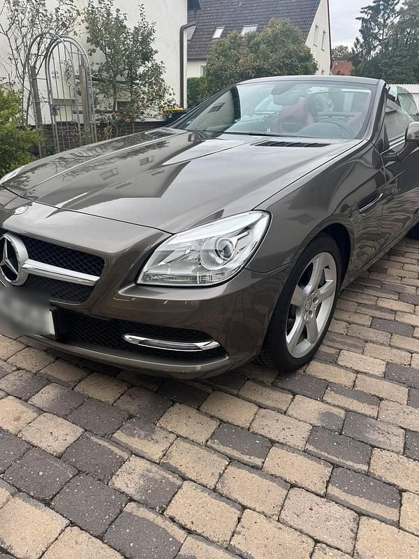 Grau Gebraucht 2011 Mercedes SLK200 Cabrio | 11.400 € - Bild 1/4