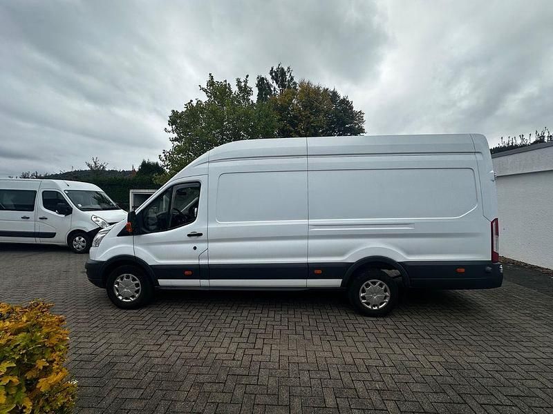 Second-hand Ford Transit 155 CP (114 kW) 2016 Alb Monovolum