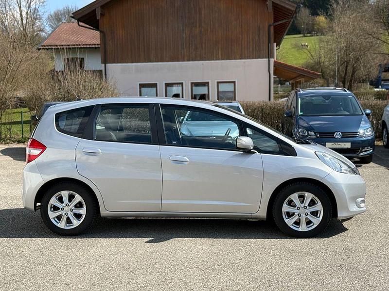Gebraucht Honda Jazz 99 PS (72 kW) 2011 Silber Kleinwagen