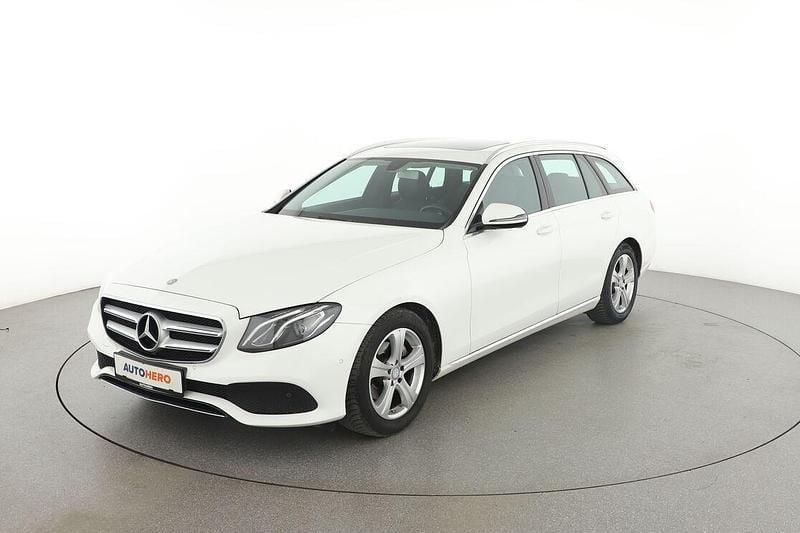 Weiß Gebraucht 2016 Mercedes E200 Avantgarde Kombi | 22.170 € (Fairer Preis) - Bild 1/3
