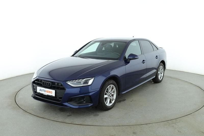 Second-hand Audi A4 Advanced 204 CP (150 kW) 2021 Albastru Berlinǎ