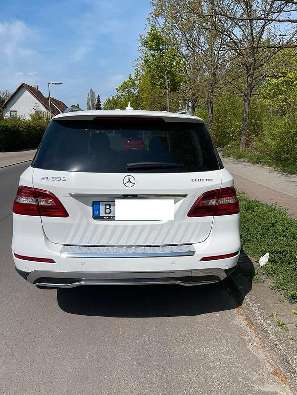 Weiß Gebraucht 2013 Mercedes ML350 SUV | 20.600 € (Guter Preis) - Bild 1/4