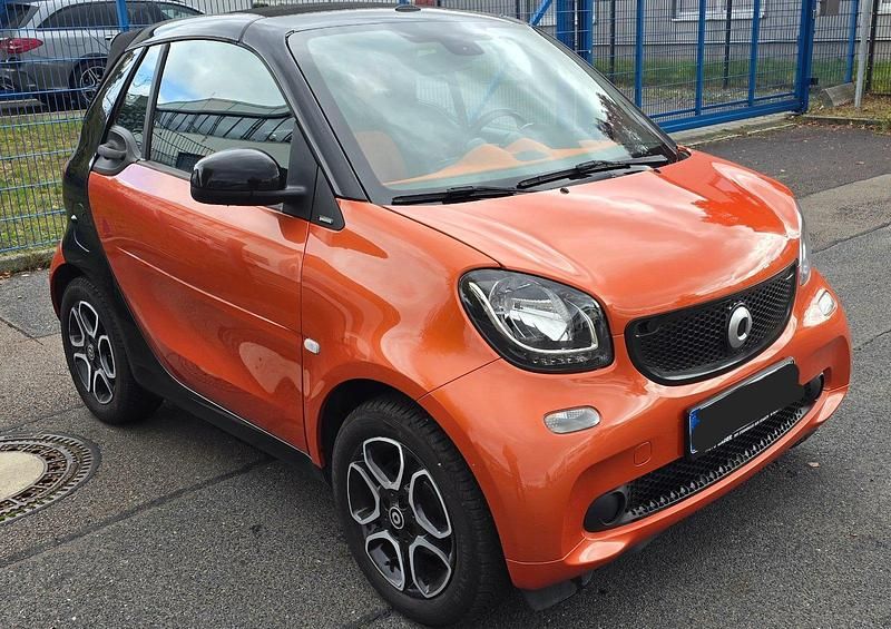 Gebraucht Smart ForTwo Cabrio Basis 71 PS (52 kW) 2016 Schwarz Cabrio