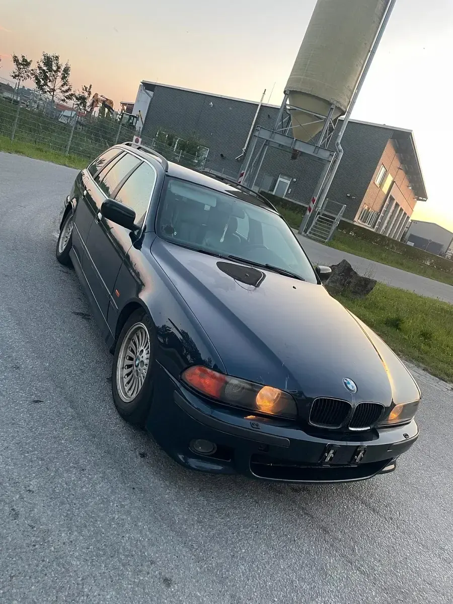 Gebraucht BMW 530 184 PS (135 kW) 1999 Blau Kombi
