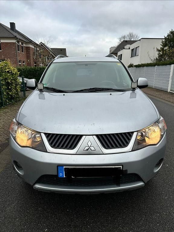 Gebraucht Mitsubishi Outlander Invite 140 PS (102 kW) 2008 Silber SUV