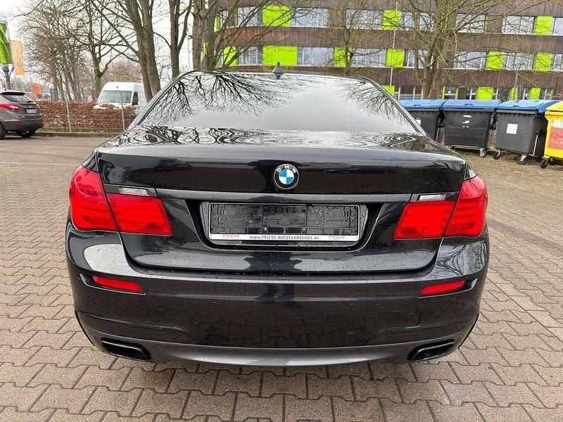 Gebraucht BMW 740 M Sport 306 PS (225 kW) 2012 Schwarz Limousine