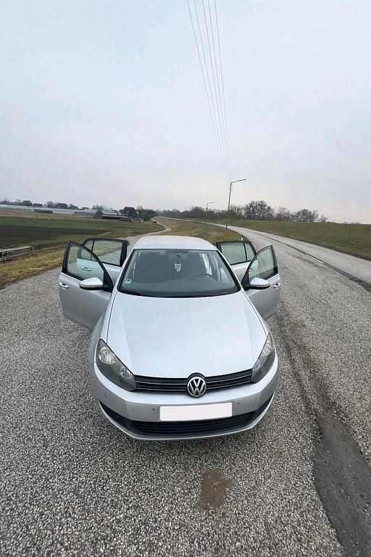 Gebraucht VW Golf VI 80 PS (58 kW) 2009 Silber Kleinwagen