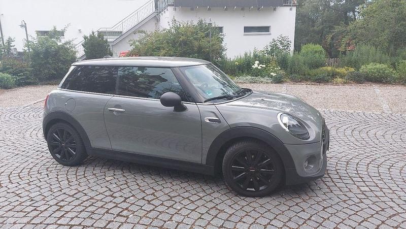 Grau Gebraucht 2018 Mini ONE Kleinwagen | 12.500 € (Fairer Preis) - Bild 1/4