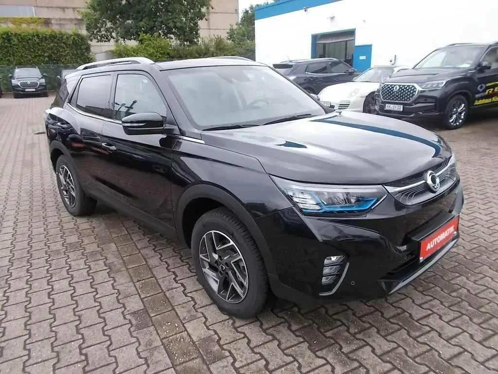 Neu KGM Korando 139 kW (190 PS) 2025 Schwarz SUV