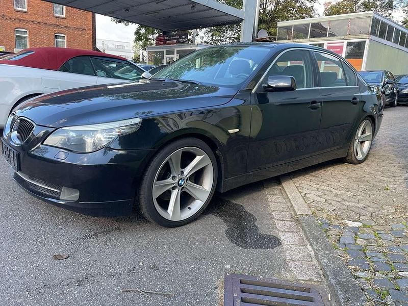 Black sapphire metallic Gebraucht 2007 BMW 523 Limousine | 4.000 € (Etwas zu teuer) - Bild 1/4