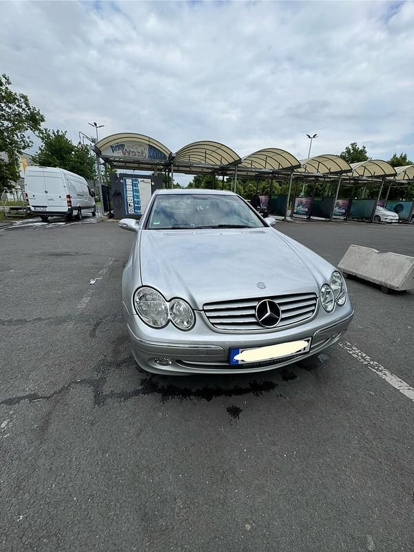 Silber Gebraucht 2003 Mercedes CLK200 Elegance Coupé | 7.000 € - Bild 1/4