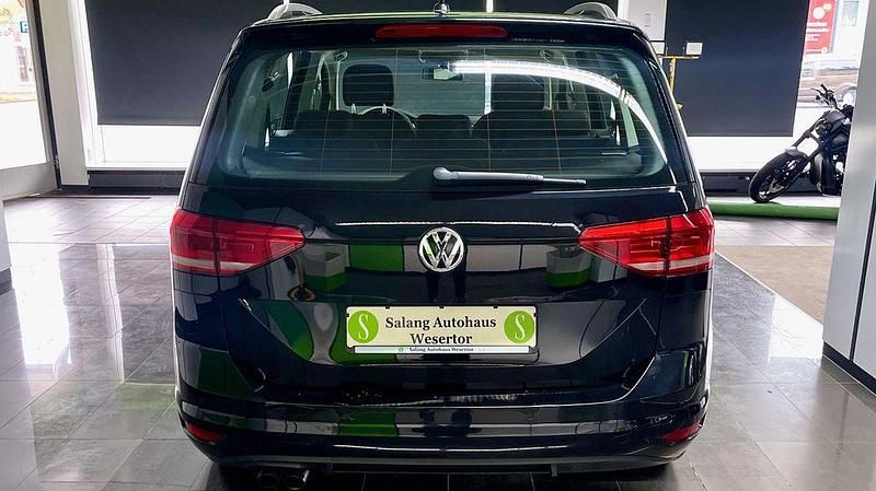 Gebraucht VW Touran Highline 150 PS (110 kW) 2015 Schwarz Van / Kleinbus