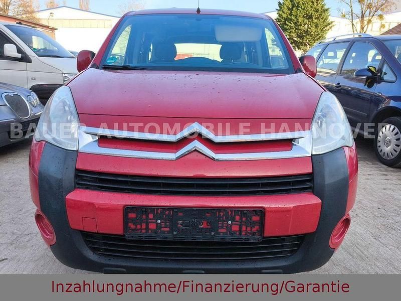 Gebraucht Citroën Berlingo 98 PS (72 kW) 2011 Rot Van / Kleinbus