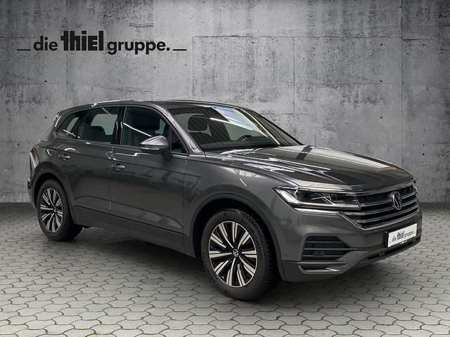 Gebraucht VW Touareg Basis 231 PS (169 kW) 2024 Grau SUV