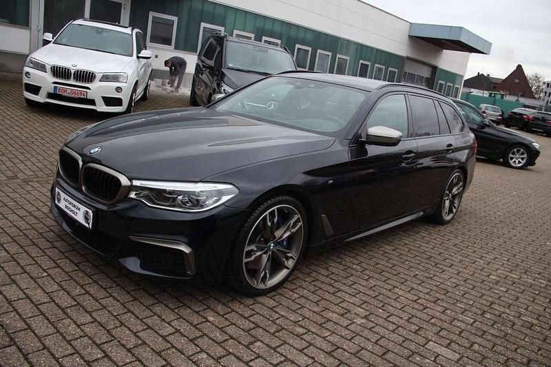 Gebraucht BMW 550 400 PS (294 kW) 2018 Carbonschwarz metallic Kombi