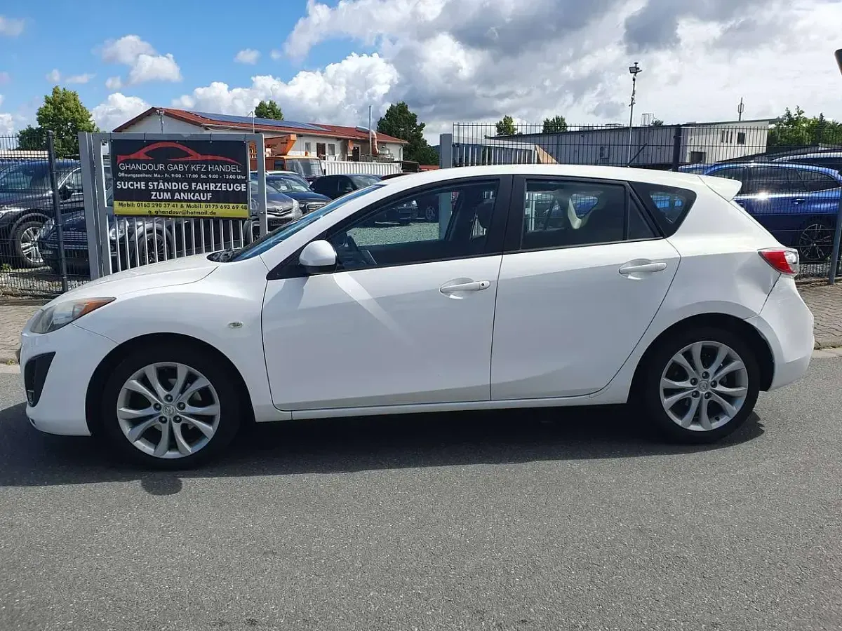 Gebraucht Mazda 3 Edition 105 PS (77 kW) 2011 Arachneweiß metallic Kleinwagen