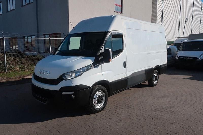 Second-hand Iveco Daily 106 CP (77 kW) 2014 Alb Berlinǎ