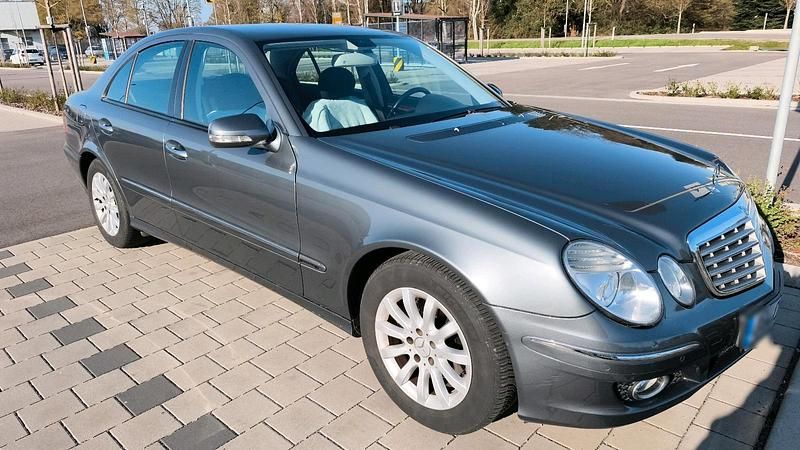 Gebraucht Mercedes E200 Elegance 184 PS (135 kW) 2007 Grau Limousine