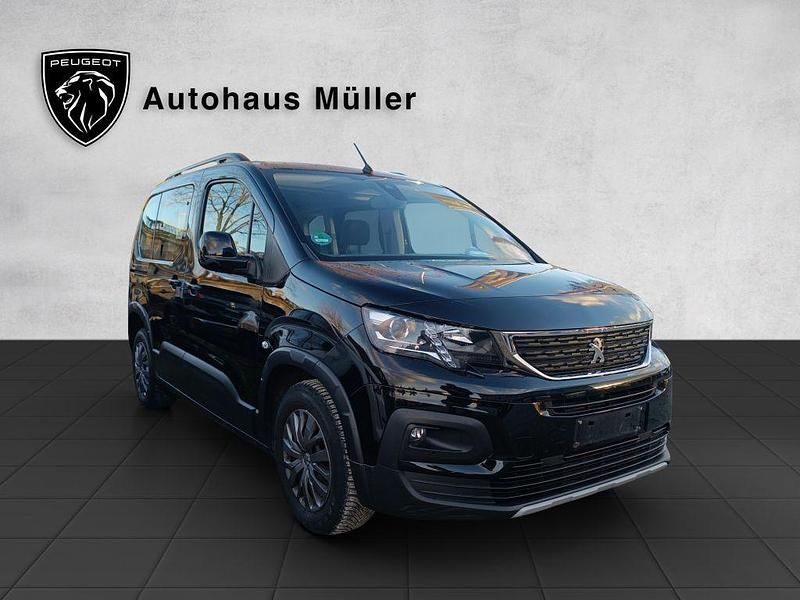 Gebraucht Peugeot Rifter Allure 131 PS (96 kW) 2023 Schwarz Van / Kleinbus