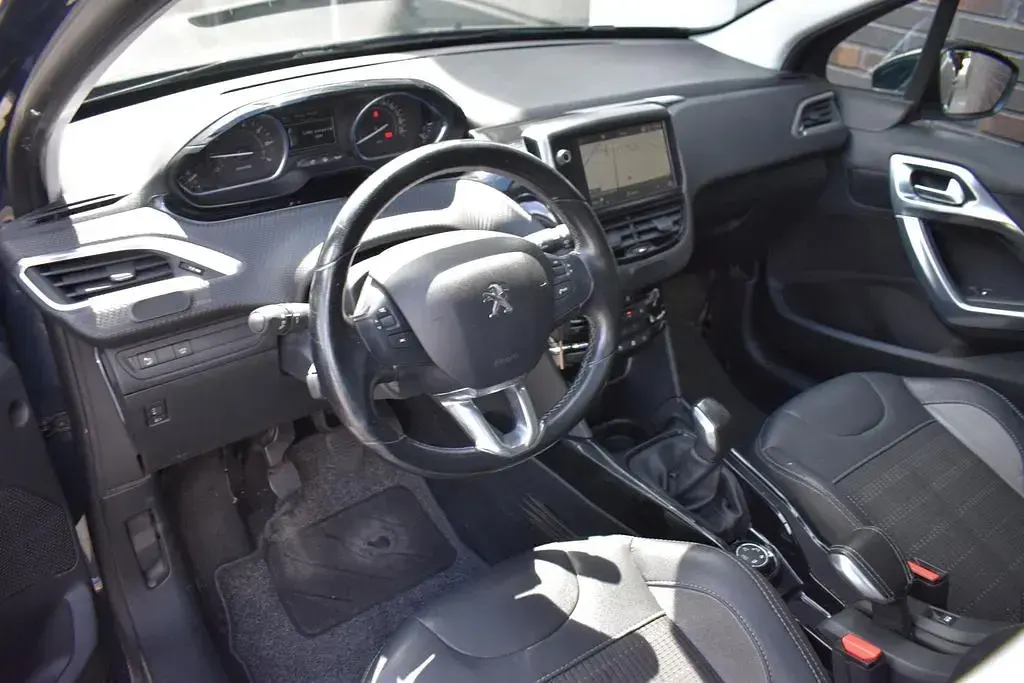 Gebraucht Peugeot 2008 110 PS (80 kW) 2018 Grau SUV