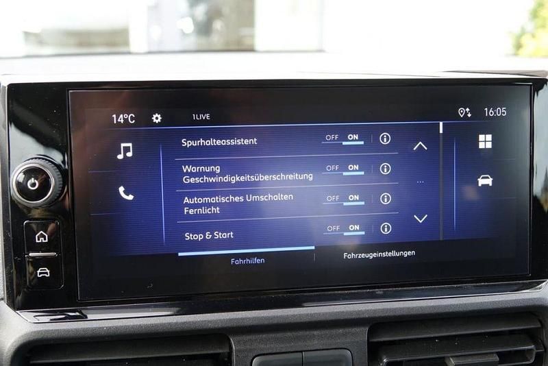 Gebraucht Opel Combo Life 110 PS (80 kW) 2025 Weiß Van / Kleinbus