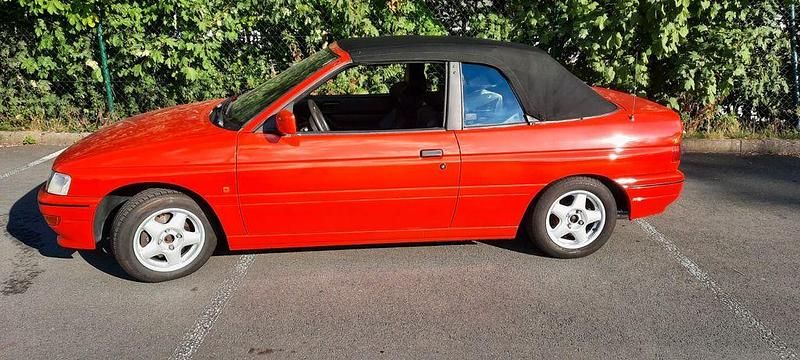 Gebraucht Ford Escort Cabriolet 131 PS (96 kW) 1992 Rot Cabrio