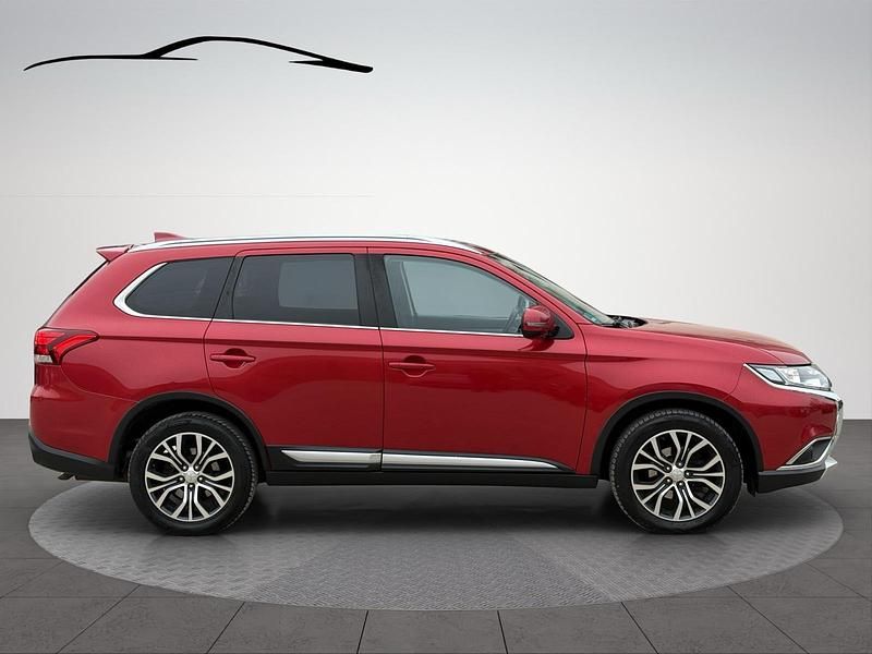 Gebraucht Mitsubishi Outlander Edition 150 PS (110 kW) 2017 Karminrot (m) SUV