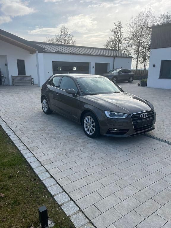 Gebraucht Audi A3 Ambition 105 PS (77 kW) 2012 Grau Kleinwagen