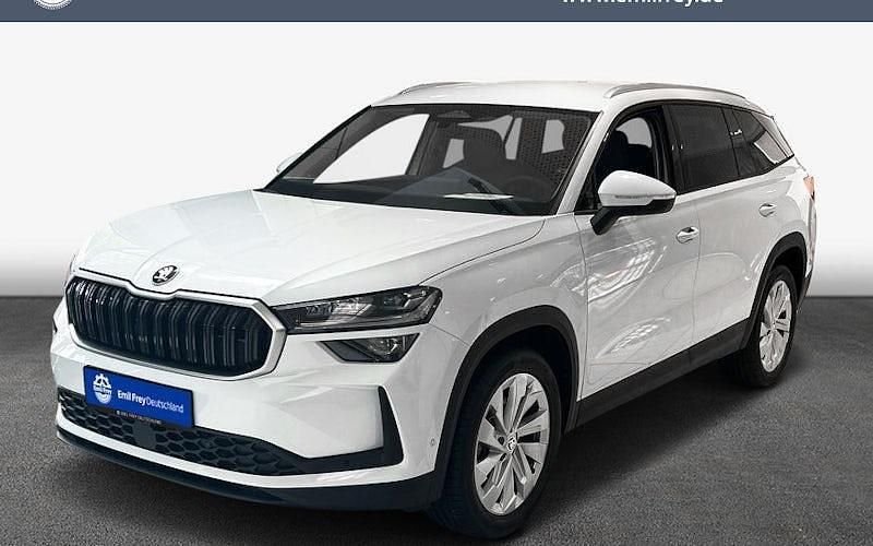 Weiß Neu 2025 Skoda Kodiaq Selection SUV | 48.490 € (Teuer) - Bild 1/4