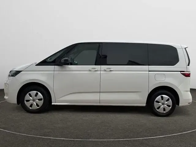 Gebraucht VW Multivan Basis 150 PS (110 kW) 2023 Candyweiß Van / Kleinbus