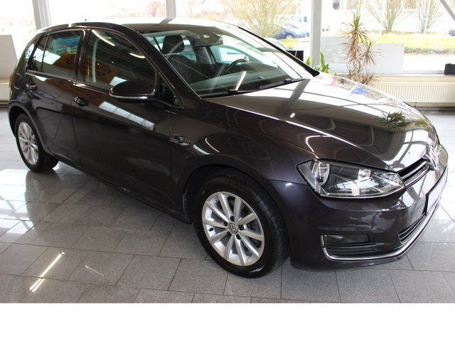 Gebraucht VW Golf VII LOUNGE 125 PS (91 kW) 2015 Grau metallic Limousine